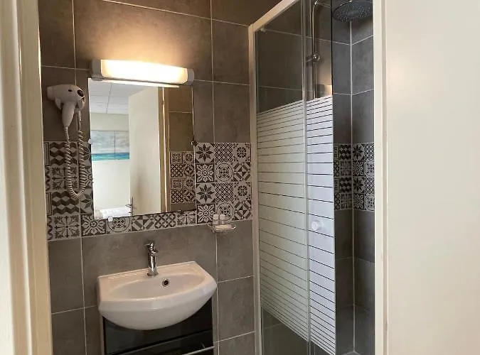 Ξενοδοχείο Tipi 2*