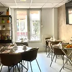 Tipi מלון 2*