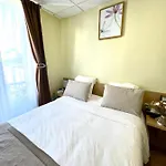 Tipi מלון 2*