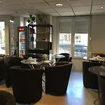 Tipi מלון 2*
