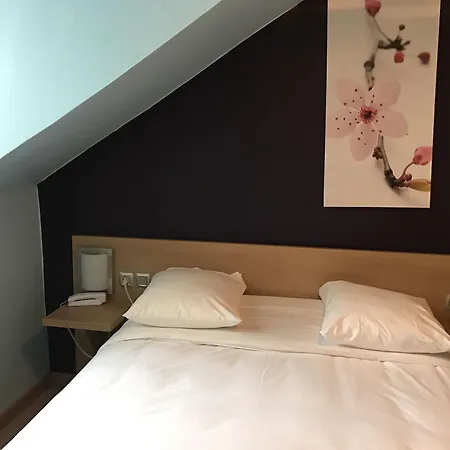 Tipi 2* Paris