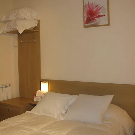 Tipi Hotel 2*