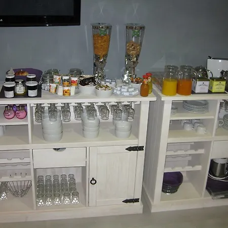 Tipi Hotel 2*